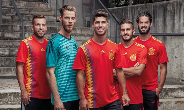 La camiseta diseñada por Adidas para España